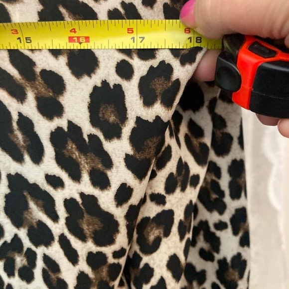 Vince Camuto leopard print blouse #leopardprintn XS - Picture 4 of 4